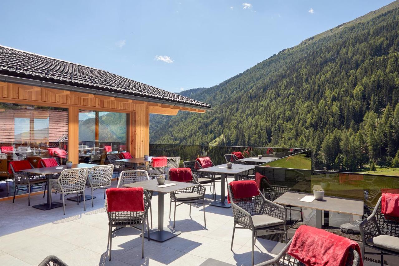 Hotel Anigglhof Malles Venosta Esterno foto