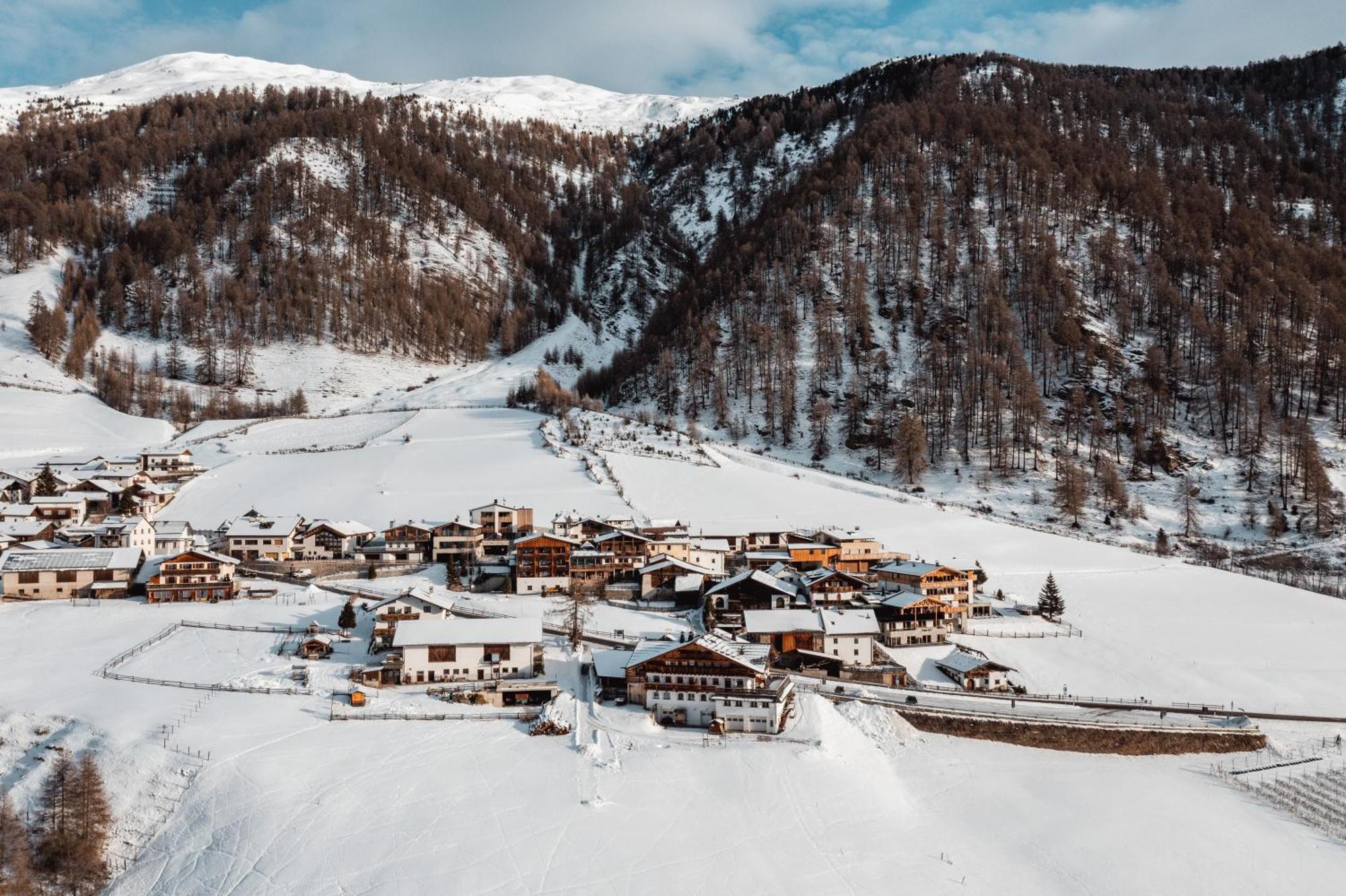 Hotel Anigglhof Malles Venosta Esterno foto