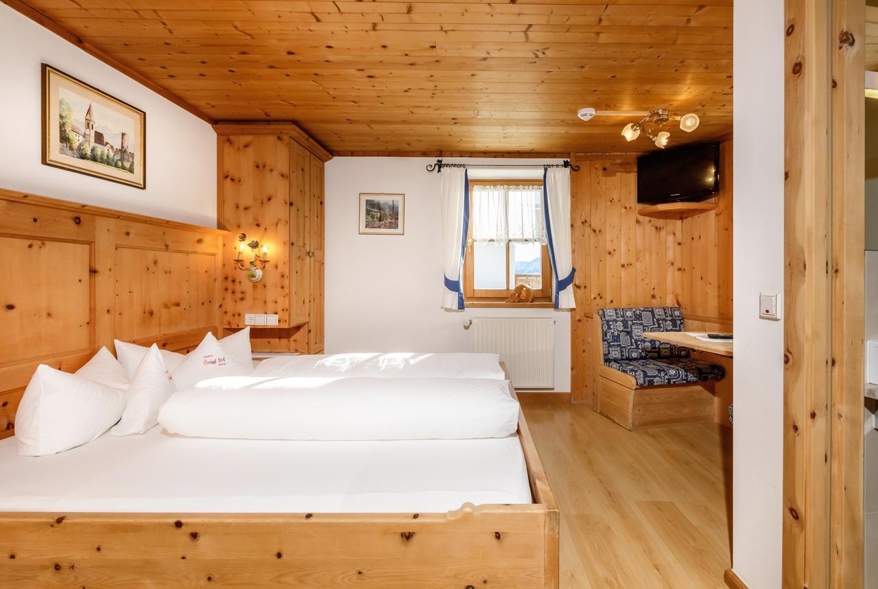 Hotel Anigglhof Malles Venosta Esterno foto
