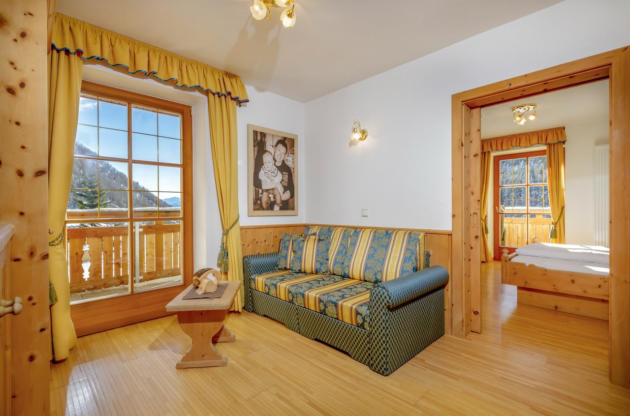 Hotel Anigglhof Malles Venosta Esterno foto