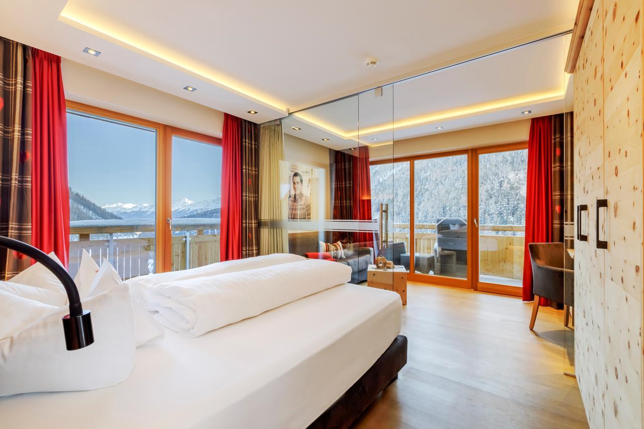 Hotel Anigglhof Malles Venosta Esterno foto