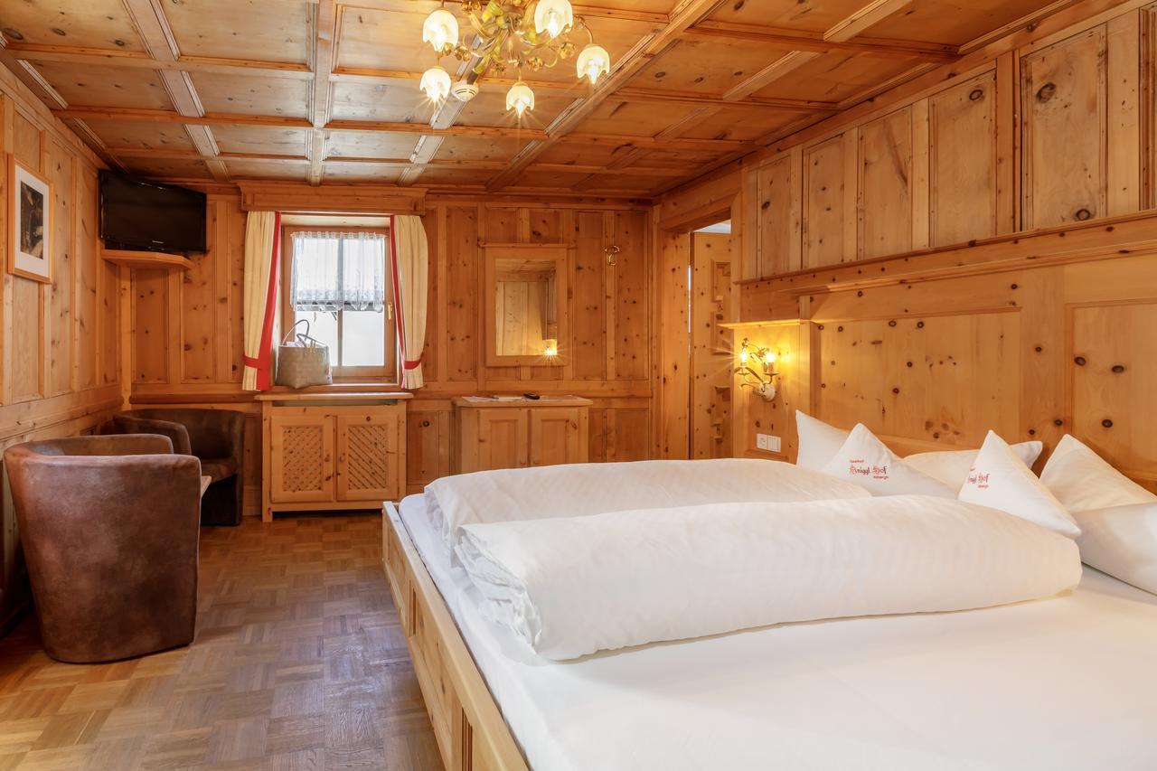 Hotel Anigglhof Malles Venosta Esterno foto